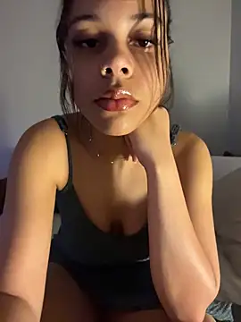 Petite Baddie online show from April 25, 6:16 am