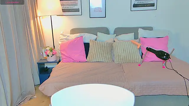SinLuna  online show from May 19, 1:56 am