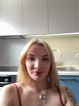 SinLuna  online show from June 12, 11:09 am
