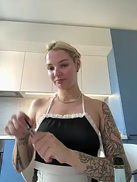 SinLuna  online show from June 19, 2:10 pm