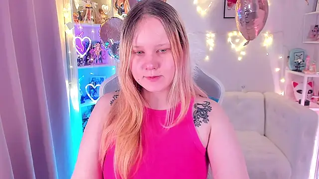 AnnieVibe online show from February 11, 5:40 pm