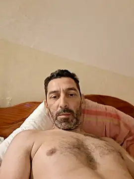 Snapshot of Spider2828 chatting on July 4, 3:24 am Spider2828 online show from July 4, 3:24 am