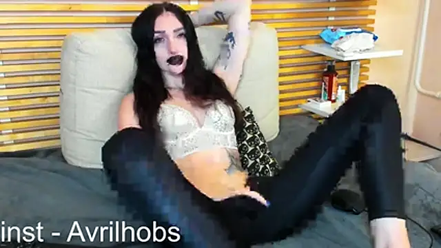 Snapshot of AvrilHobbs chatting on August 4, 3:25 pm AvrilHobbs online show from August 4, 3:25 pm