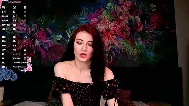 NicoleLuxe online show from May 20, 6:14 pm