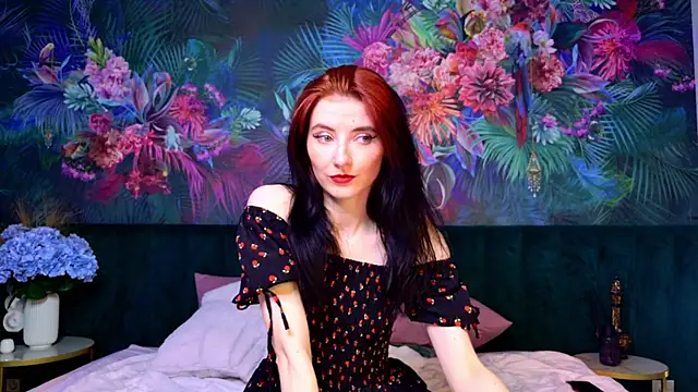 NicoleLuxe online show from June 4, 6:14 pm