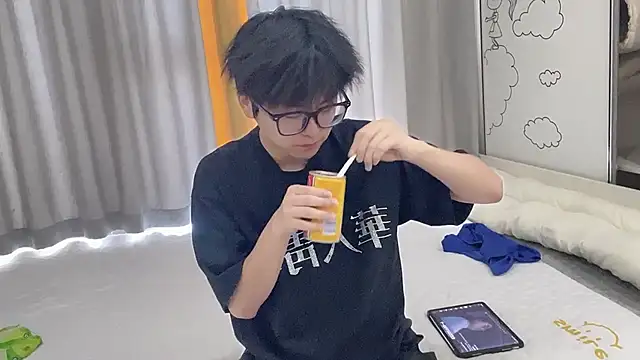 zijunzbzs online show from July 25, 5:49 am