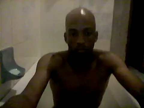 Snapshot of LanguidRunabout chatting on February 9, 12:58 am LanguidRunabout online show from February 9, 12:58 am