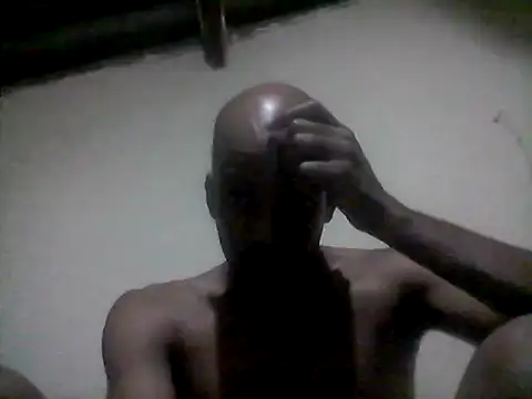 Snapshot of LanguidRunabout chatting on May 12, 6:38 pm LanguidRunabout online show from May 12, 6:38 pm