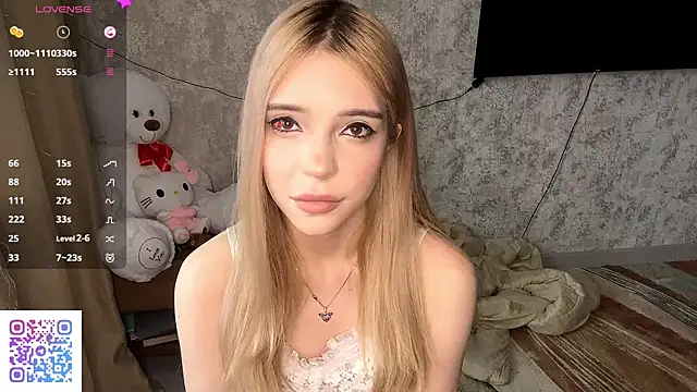 Snapshot of ViolaFaa chatting on March 6, 8:22 am ViolaFaa online show from March 6, 8:22 am