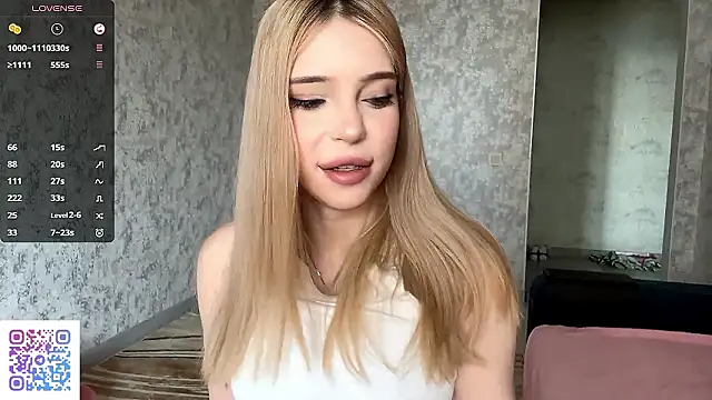 Snapshot of ViolaFaa chatting on March 13, 6:31 am ViolaFaa online show from March 13, 6:31 am