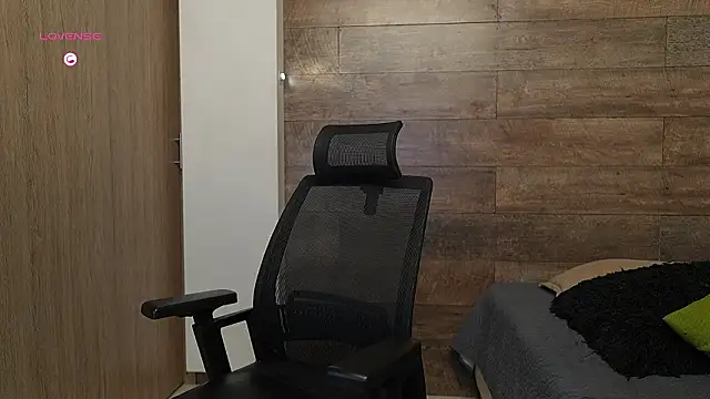 connor h1 online show from March 17, 12:15 am