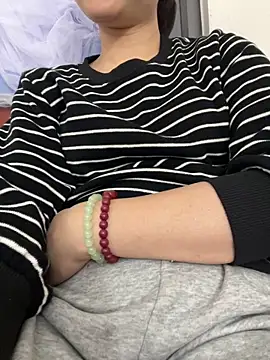 Yinini online show from March 13, 2:23 pm