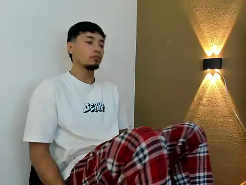 Noah Smith01 online show from February 22, 12:45 am