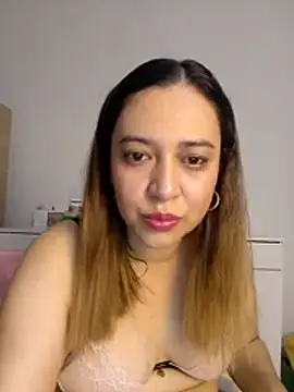 risitos23 online show from June 24, 5:06 am