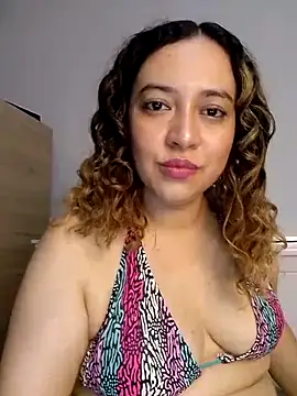 risitos23 online show from June 28, 2:39 am