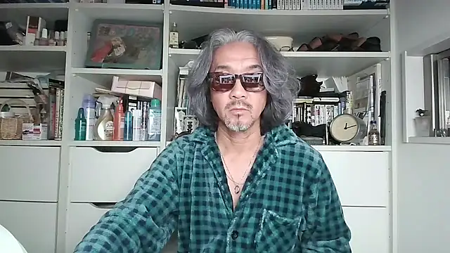 Snapshot of MtaS1 chatting on March 15, 2:56 pm MtaS1 online show from March 15, 2:56 pm
