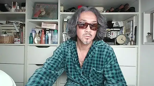 Snapshot of MtaS1 chatting on March 21, 3:15 pm MtaS1 online show from March 21, 3:15 pm