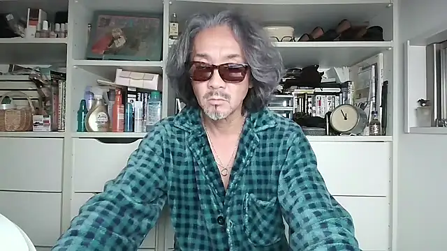 Snapshot of MtaS1 chatting on March 31, 2:50 pm MtaS1 online show from March 31, 2:50 pm
