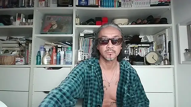 Snapshot of MtaS1 chatting on April 18, 3:16 pm MtaS1 online show from April 18, 3:16 pm