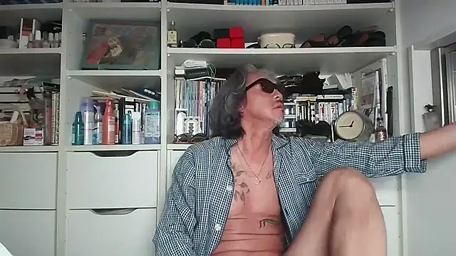 Snapshot of MtaS1 chatting on June 6, 3:39 pm MtaS1 online show from June 6, 3:39 pm
