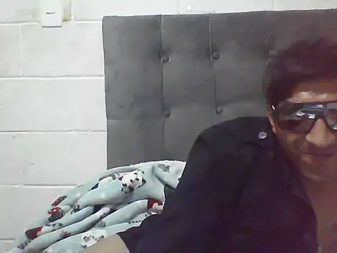 Snapshot of FierrudoMora777 chatting on March 23, 8:02 pm FierrudoMora777 online show from March 23, 8:02 pm