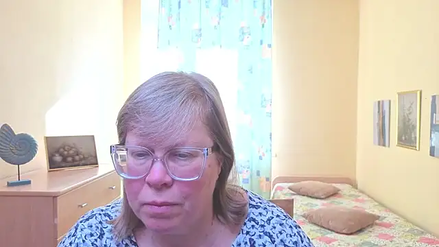 Emma Eclipsee online show from February 27, 10:48 am