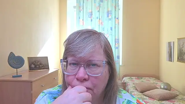 Emma Eclipsee online show from March 7, 10:12 am