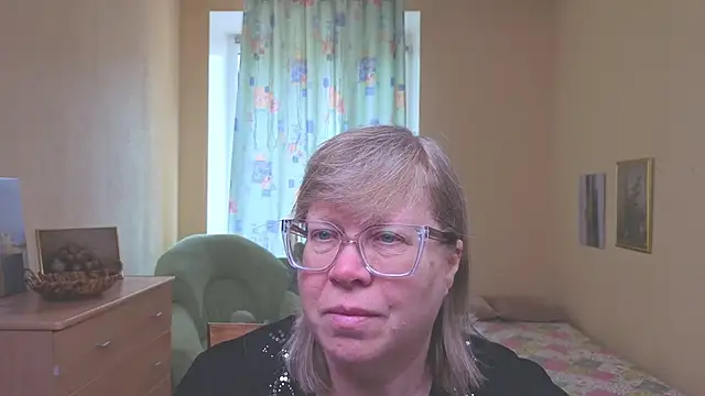 Emma Eclipsee online show from March 21, 11:59 am