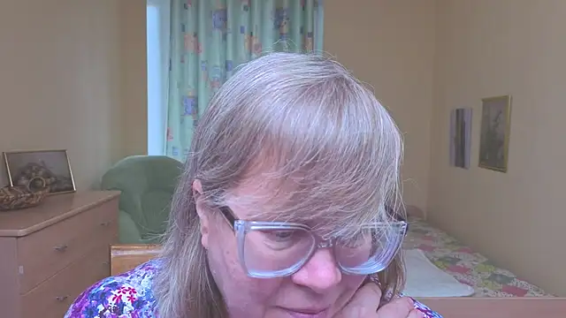 Emma Eclipsee online show from April 1, 1:41 pm