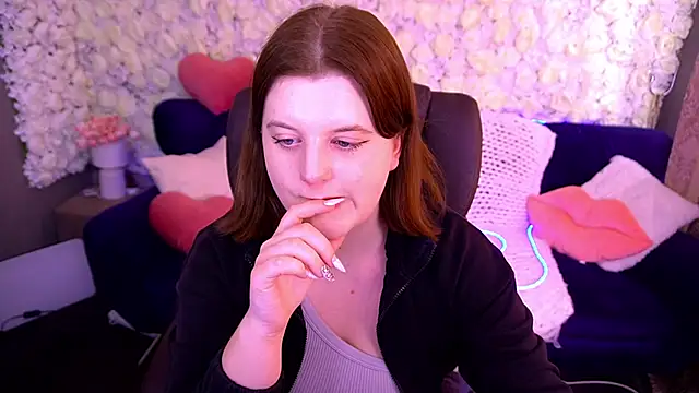 KristiFoxy online show from April 28, 1:38 pm