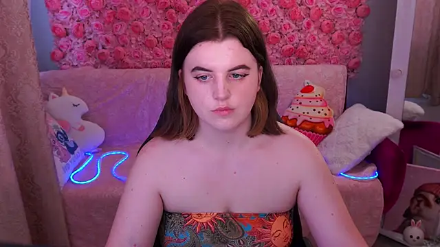 KristiFoxy online show from May 14, 2:02 pm