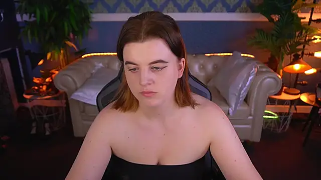 KristiFoxy online show from May 18, 12:22 pm
