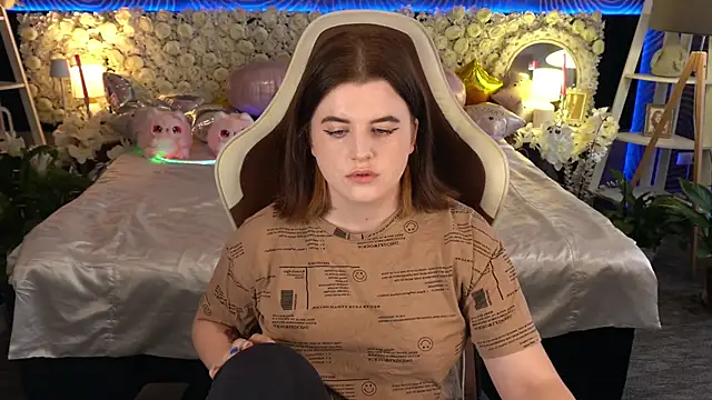 KristiFoxy online show from May 24, 12:32 pm