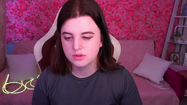 KristiFoxy online show from June 10, 4:56 am