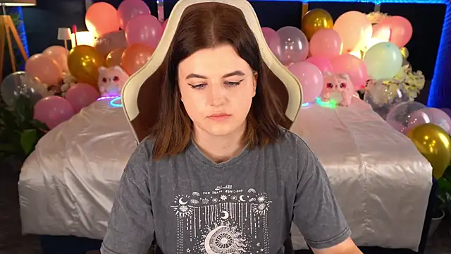 KristiFoxy online show from June 28, 5:46 am