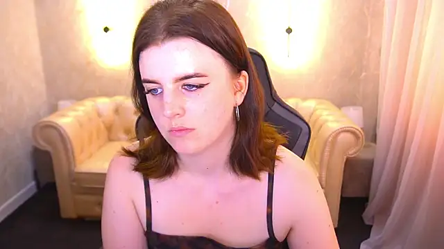 KristiFoxy online show from August 8, 1:46 pm