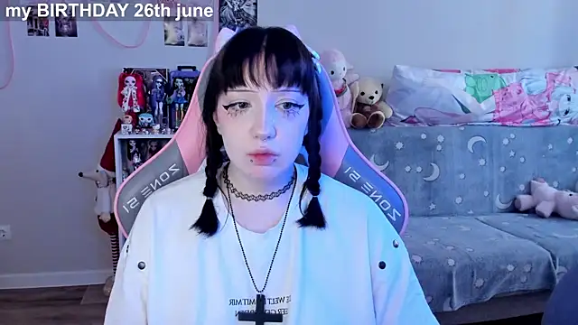 MollysLand online show from June 9, 7:31 am