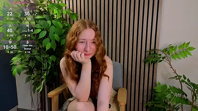 Snapshot of MaraButtrey chatting on April 7, 1:06 am MaraButtrey online show from April 7, 1:06 am