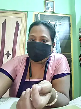 Snapshot of 06Rozi chatting on February 25, 5:28 am 06Rozi online show from February 25, 5:28 am