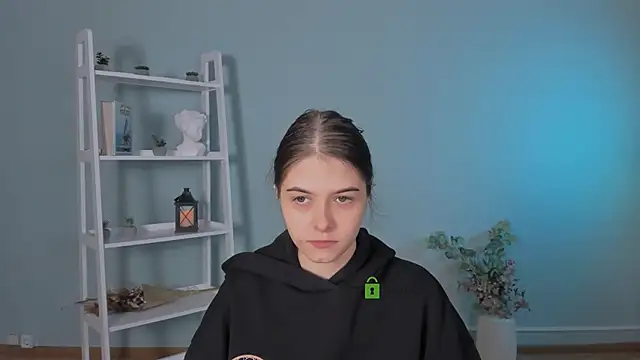 molly hollow online show from February 5, 1:38 pm