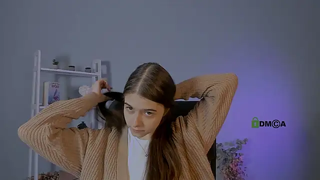 molly hollow online show from February 8, 12:19 pm