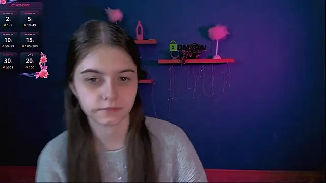 molly hollow online show from February 9, 1:15 pm