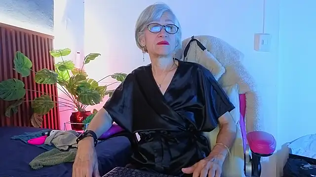 miss monserrate01 online show from February 13, 1:07 pm