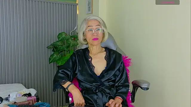 miss monserrate01 online show from June 22, 1:52 pm