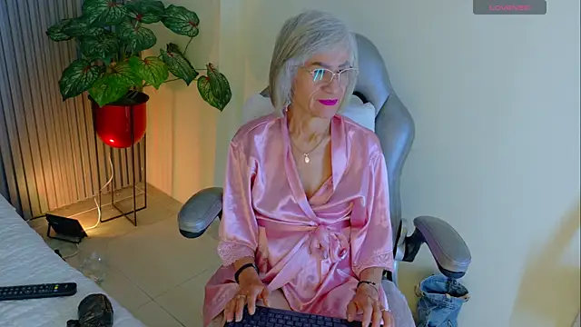 miss monserrate01 online show from July 11, 2:42 pm