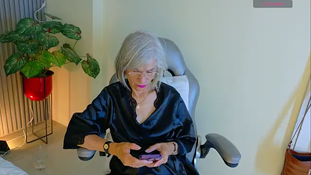 miss monserrate01 online show from July 13, 2:31 pm