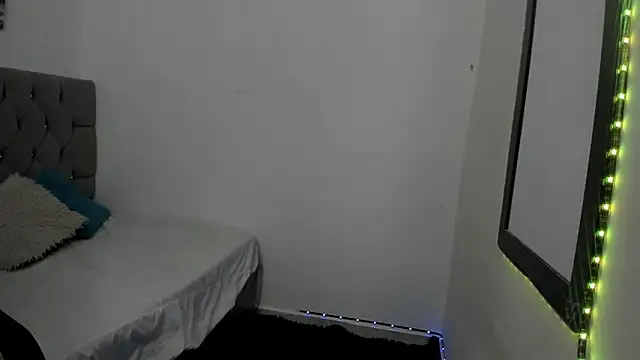 Snapshot of _1DERECK chatting on March 9, 9:24 am 1DERECK online show from March 9, 9:24 am