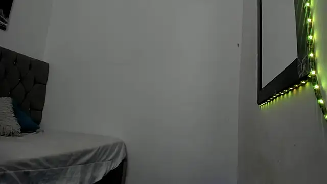 Snapshot of _1DERECK chatting on March 16, 9:57 am 1DERECK online show from March 16, 9:57 am