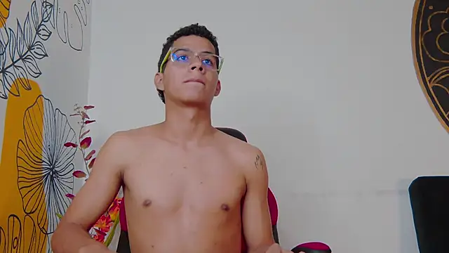 Noah Greenhartt online show from March 27, 8:19 pm