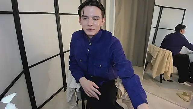 Snapshot of Ian_Harrickton chatting on March 8, 2:04 am Ian Harrickton online show from March 8, 2:04 am